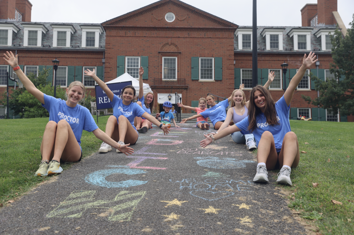 Student Leaders Greet New Students & Lead Orientation